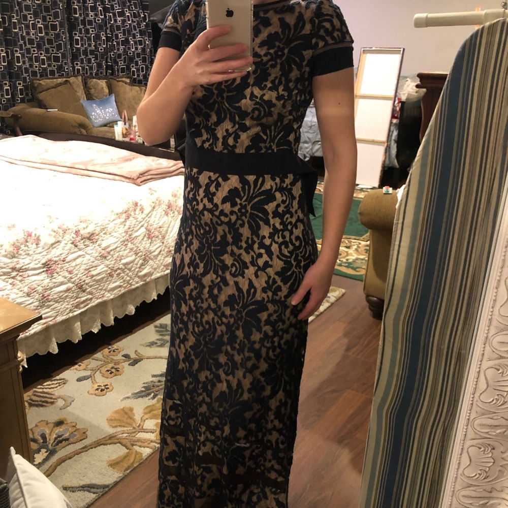 Tadashi shoji Long dress size 8